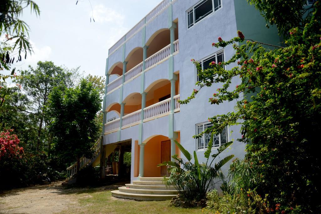 Jah Freedom Hotel Negril Luaran gambar